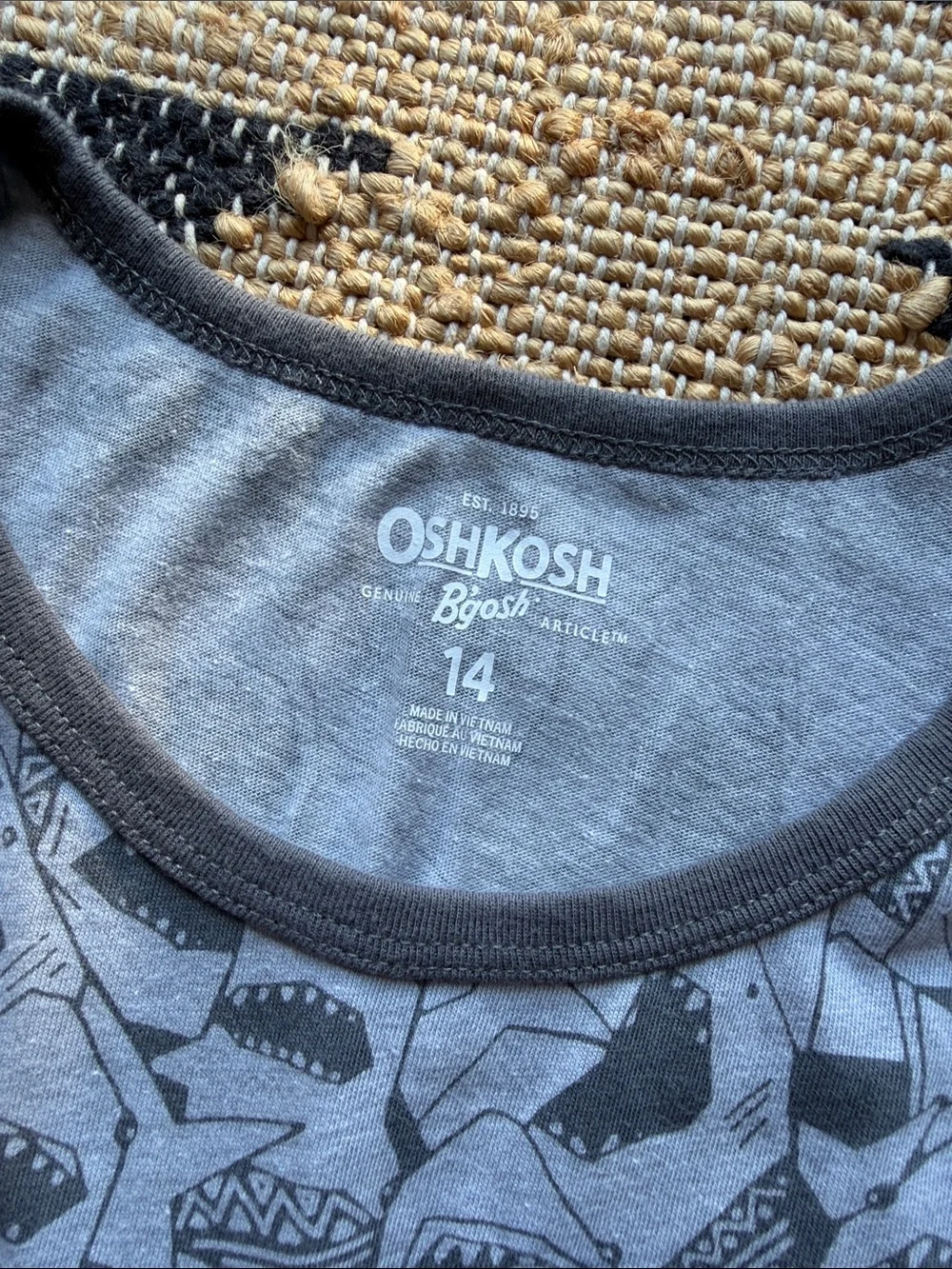 🦈 OshKosh B'gosh Boys' Gray Shark Pocket Tank Top - 14
